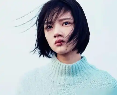 玉骨遥肖战公主抱任敏,却被地上的黑箱抢镜,真没想到