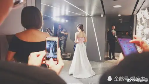 贾静雯晒日常工作照,图三女生表情惹人烦,图五女生眼睛像特效