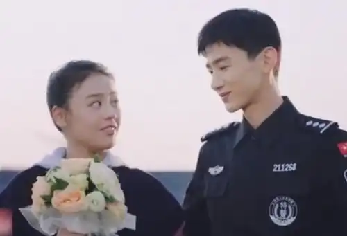 你是我的城池营垒开播,白敬亭马思纯解读剧中人物,不要太甜
