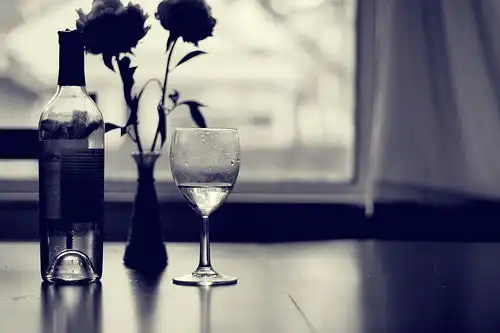 不要轻视人,活着总会翻身