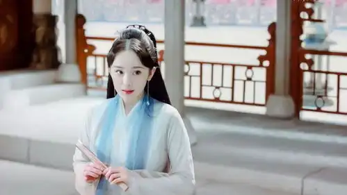 因演杨幂替身相似度太高走红,如今为人妻又为人母,晒照秀幸福