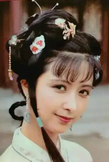 红楼梦中惨死的尤二姐,失联30年,竟在美国活成这样
