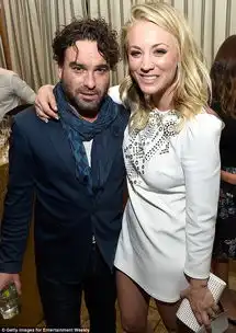 组图姐妹花生活大爆炸penny携妹妹走红毯
