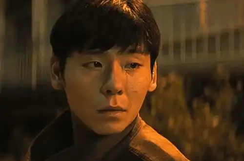 哈尔滨一九四四首播本是冲着秦昊去的,却被31岁男六给惊艳了
