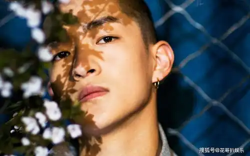 太阳女主持和老公跳单选秀爱豆新剧换女主屈楚萧两面人假象