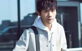 千玺回忆高中生活高一之后就没在学校上过课,过早成名太心酸