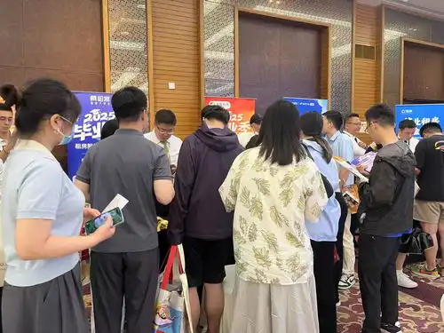 我爱我家积极参与第七届毕业季租房服务进校园活动