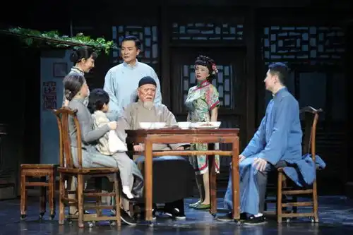 经典回归话剧四世同堂冬日上演,再现浩繁平民史诗