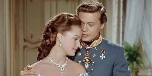 罗密施耐德半生困在茜茜公主中,不想出演后两部,43岁早逝
