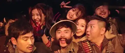 爱情公寓美嘉看着张起灵一脸花痴,子乔吃醋了,太逗了
