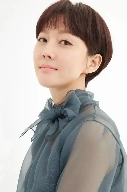 他是初代韩流男神,与廉晶雅恋爱十年终分手,如今作品连扑已过气
