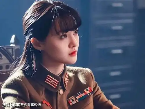 孙俪,殷桃,郑爽,王丽坤4位女明星的军装造型,谁更惊艳你
