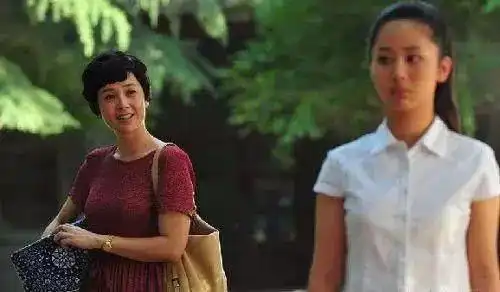 青衣变当红流量花旦,杨紫在这条路上忍受的白眼和非议是值得的
