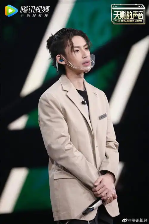 200323小鬼高清剧照抖一抖音乐少年帅气鲨人事件