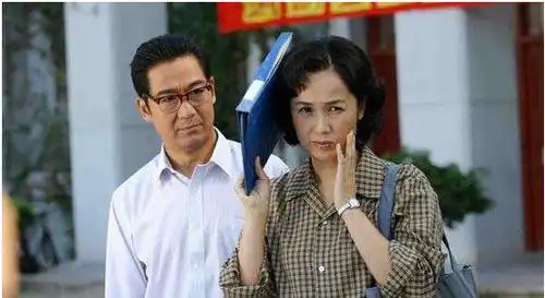 2013年,与顾长卫结婚10年的蒋雯丽,为什么与小16岁的他传出绯闻
