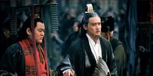 诸葛亮出山时,水镜先生说了4个字,几十年后果然应验了