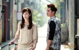 红酒俏佳人曝剧照胡杏儿邱泽颜值担当
