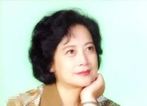 西游记珍贵剧照左大玢的观音菩萨骑着白龙马,这才是正版观音
