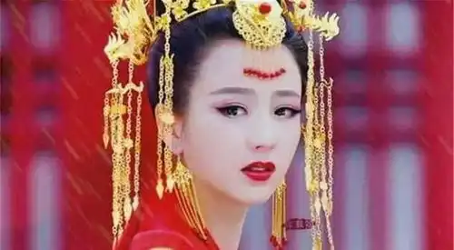 她命运坎坷,因进宫后作恶多端,被四大美女除名,可知她是谁
