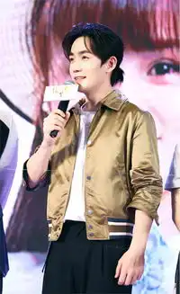 朱一龙自曝新戏打戏多安悦溪称其慢热老干部
