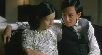 她是第一个被骂死的小三,17岁成名,25岁自杀,30万人为她送葬