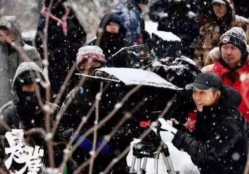 张艺谋浅谈谋女郎标准,直言不要整容脸,却引来网友群嘲

