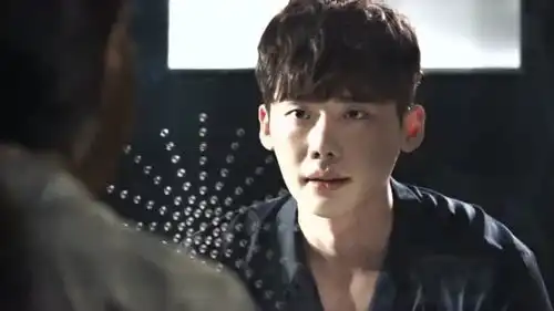 w两个世界姜哲循循善诱想知道真相,不料妍珠来这么一句,有爱