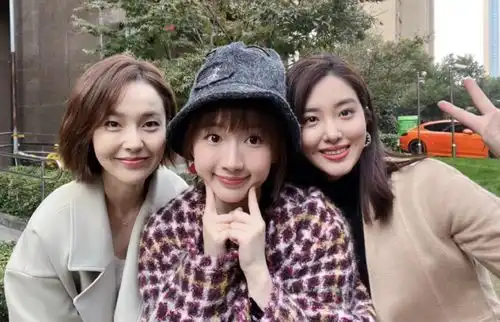 李浩菲晒欢乐颂3杀青照,曾取代孙千,古灵精怪疑对标邱莹莹
