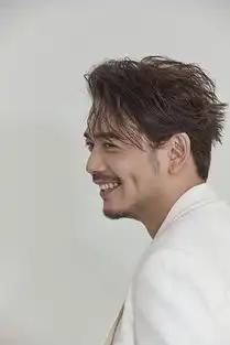 杨烁我们都要好好的精准演技鼓舞现代职场人
