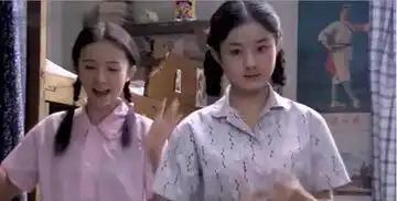 向孙俪看齐赵丽颖与金牌导演郑晓龙聚餐,有说有笑疑为新剧洽谈