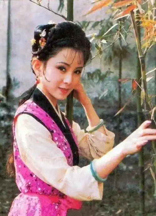 87版红楼梦10位丫鬟扮演者,才情美貌不输钗黛,她们如今怎么样