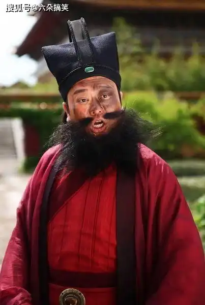 搞笑段子狗狗穿上新鞋后,气质这块,拿捏得比较到位