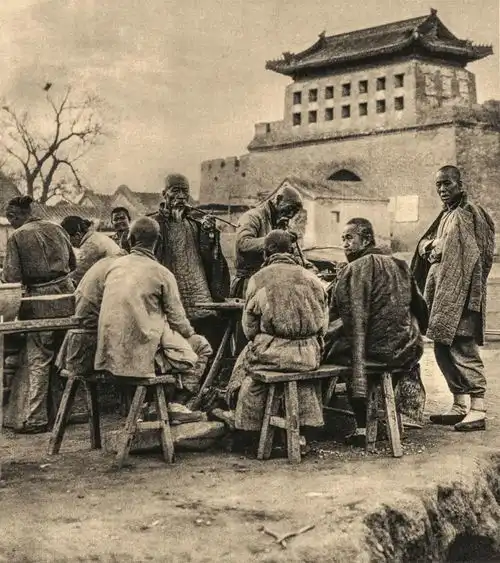 100年前,一位英国摄影师镜头里的北京
