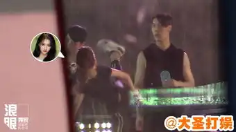 组图甜蜜暴击鹿晗变吃瓜群众看关晓彤苦练格斗