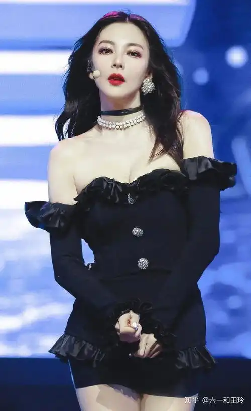 看到张雨绮的身材,理解了追她的人为什么能排到法国