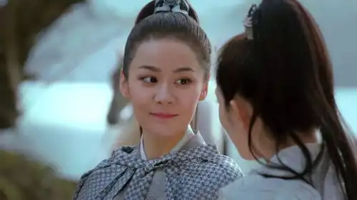 东宫小枫开玩笑,说阿渡和顾剑关系匪浅,阿渡尴尬一笑