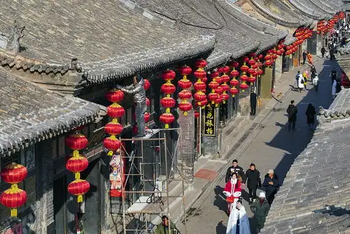 山西晋中大红灯笼高高挂张灯结彩迎新年