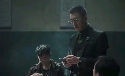 果然是演坏蛋的料孙红雷在扫黑风暴中饰演的李成阳又阴又魅