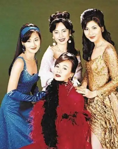 千帆过尽,51岁万绮雯才知道,21年婚姻带给她的是什么
