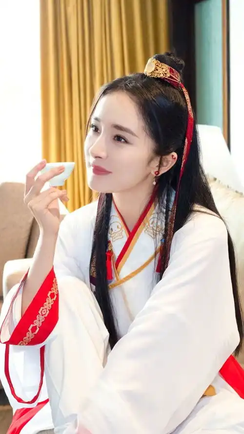 杨幂古装女侠扮相又娇又俏盘点杨幂最美的古装角色
