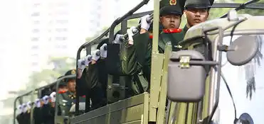 东莞500警力巡游震慑犯罪分子
