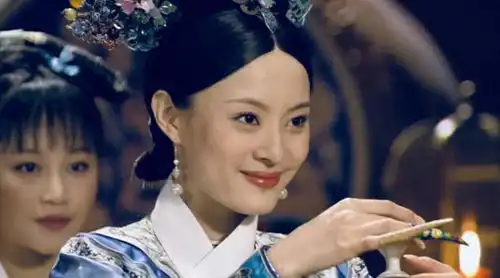 甄嬛传最新穿帮镜头,看完笑到扶墙,导演拿八倍镜看的剧吧
