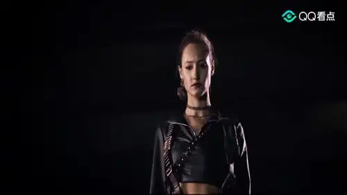 特种兵归来1我居然被大反派给吸粉了,外国妞的气势征服我了