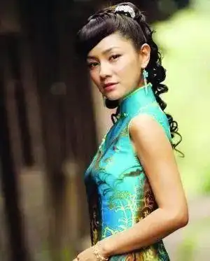 新潜伏发布旗袍定妆照,看旗袍佳人争奇斗艳