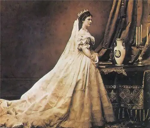 32年前,一部电影让中国人认识这位公主,可她的后半生却少有人知