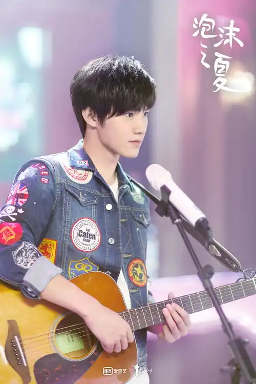 新版泡沫之夏曝忠于原味版预告张雪迎秦俊杰黄圣池高度还原纯爱青春