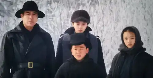 悬崖之上刘浩存饰演的小兰,才是剧中必不可少的角色
