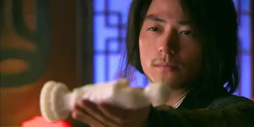 糙汉风杀出重围,比起千篇一律的精致造型,落拓不羁更带感