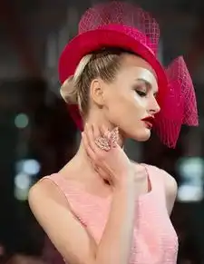 鄂尔多斯90后小伙,首个拿下五项大奖的华人珠宝设计师