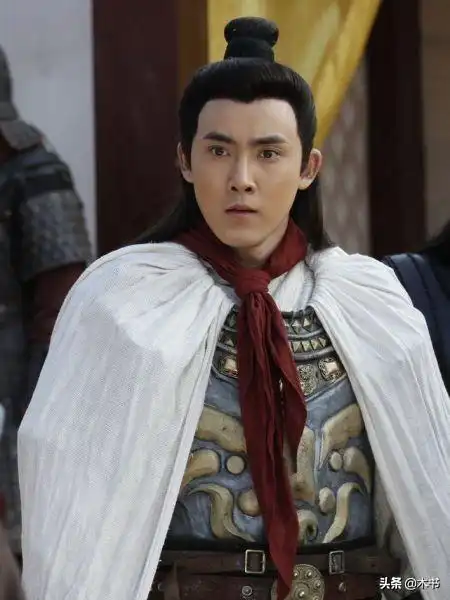 古代将军为什么要在铠甲外再披战袍它的用处并不是你想的那样